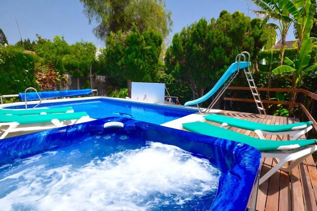 High Quality, Spacious, 4 Bedroom Private Villa Santa Fe de los Boliches
