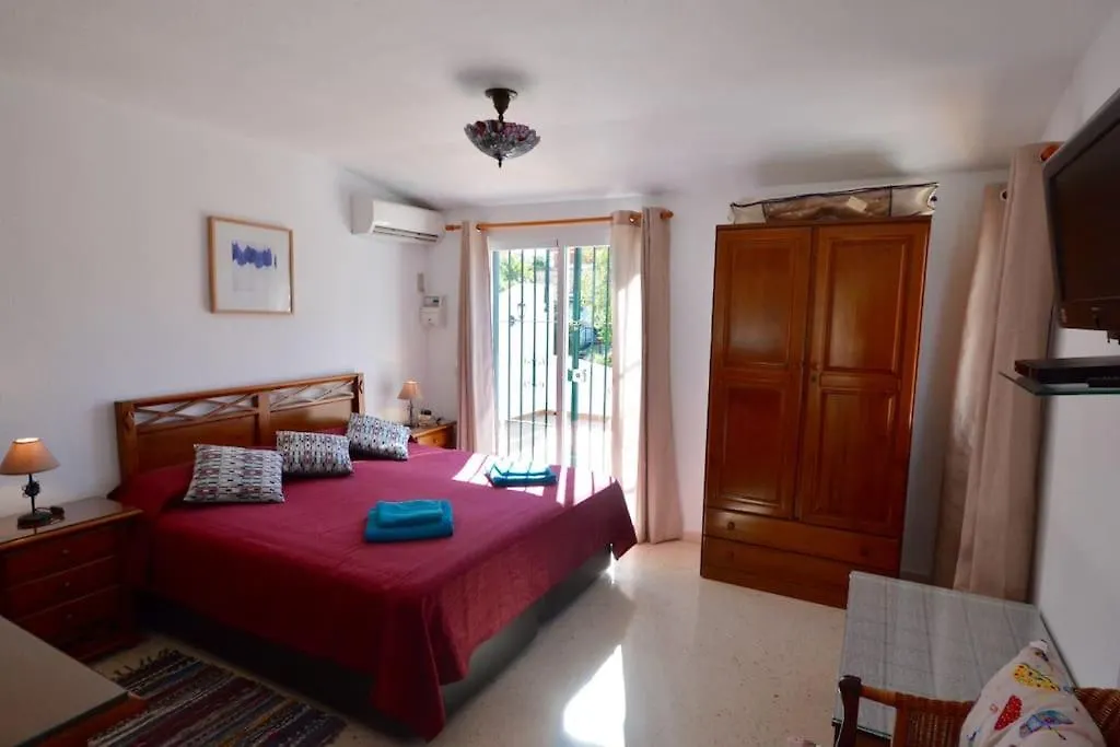 High Quality, Spacious, 4 Bedroom Private Villa Santa Fe de los Boliches