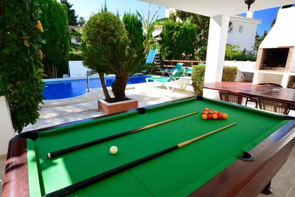 High Quality, Spacious, 4 Bedroom Private Villa Santa Fe de los Boliches