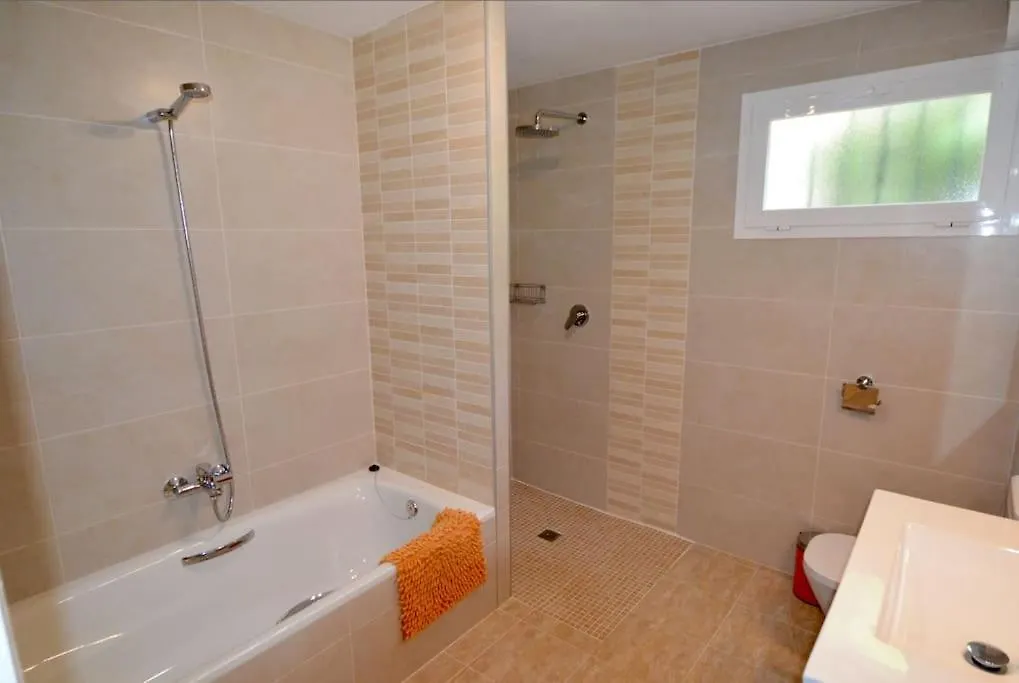 High Quality, Spacious, 4 Bedroom Private Villa Santa Fe de los Boliches Spanje