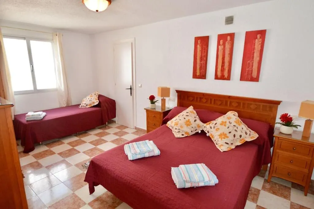 High Quality, Spacious, 4 Bedroom Private Villa Santa Fe de los Boliches