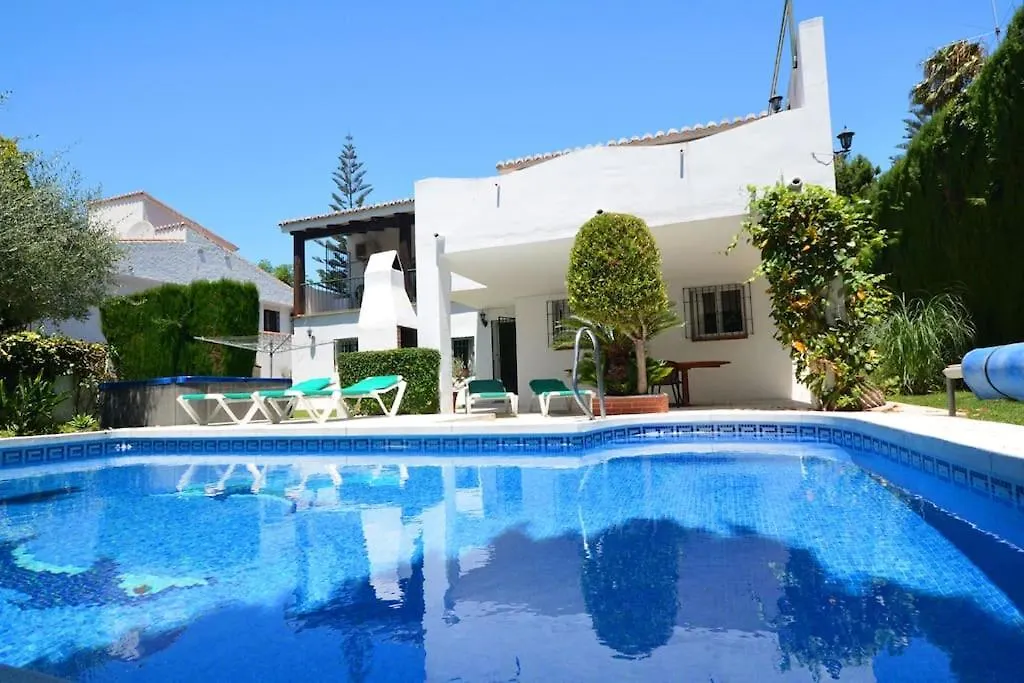 High Quality, Spacious, 4 Bedroom Private Villa Santa Fe de los Boliches
